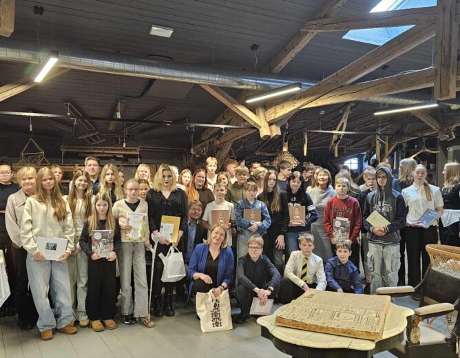 Noori perepärimuse kogujaid tunnustati